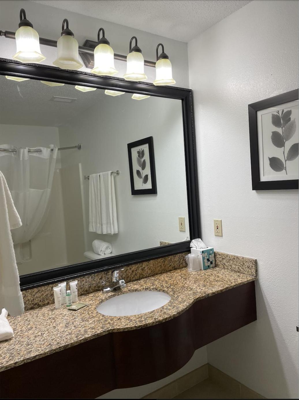 פורט דודג' Harmony Inn & Suites מראה חיצוני תמונה