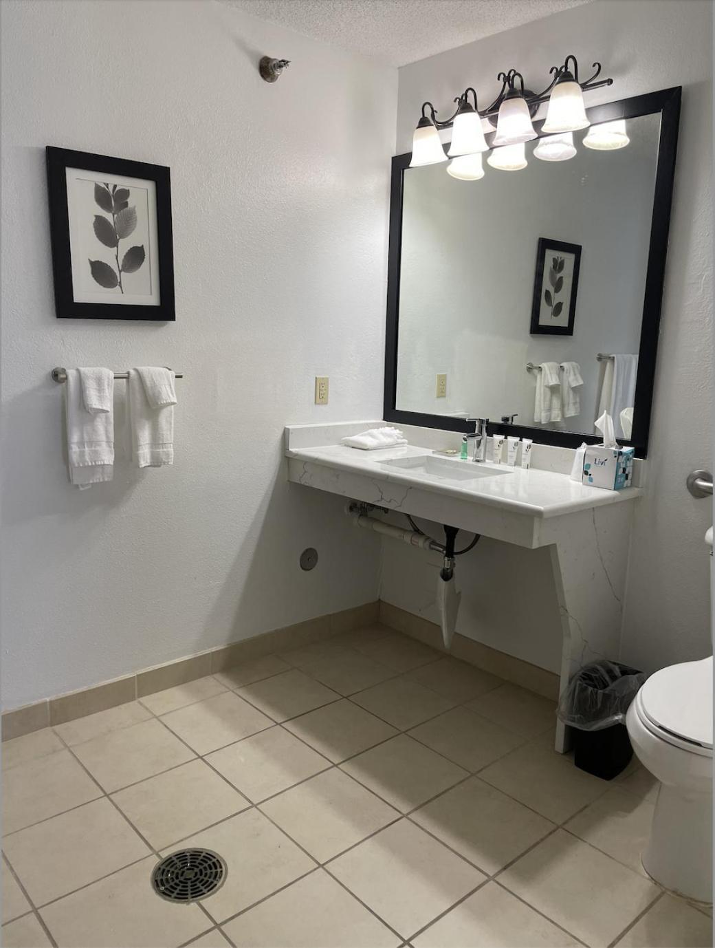 פורט דודג' Harmony Inn & Suites מראה חיצוני תמונה