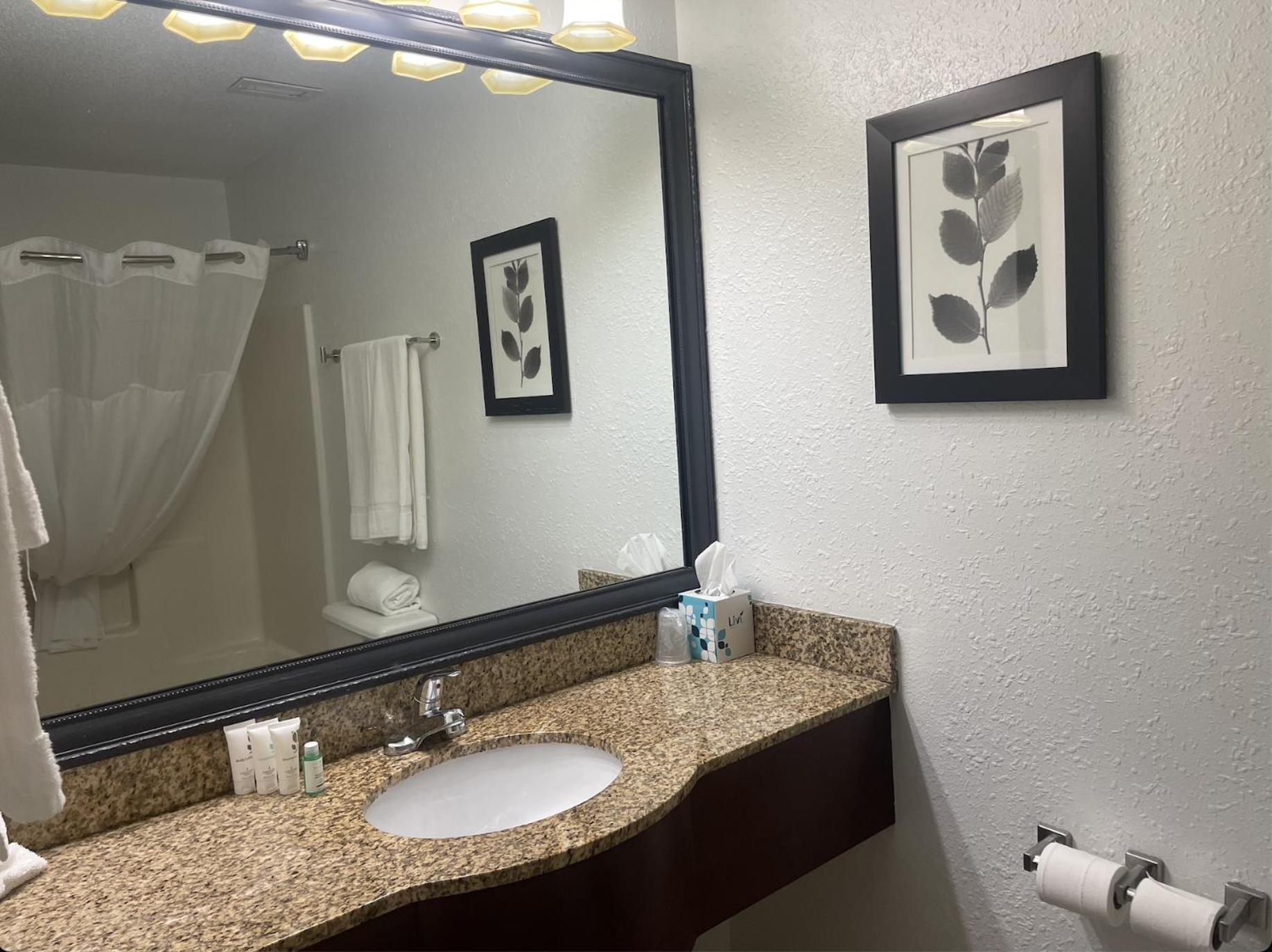 פורט דודג' Harmony Inn & Suites מראה חיצוני תמונה