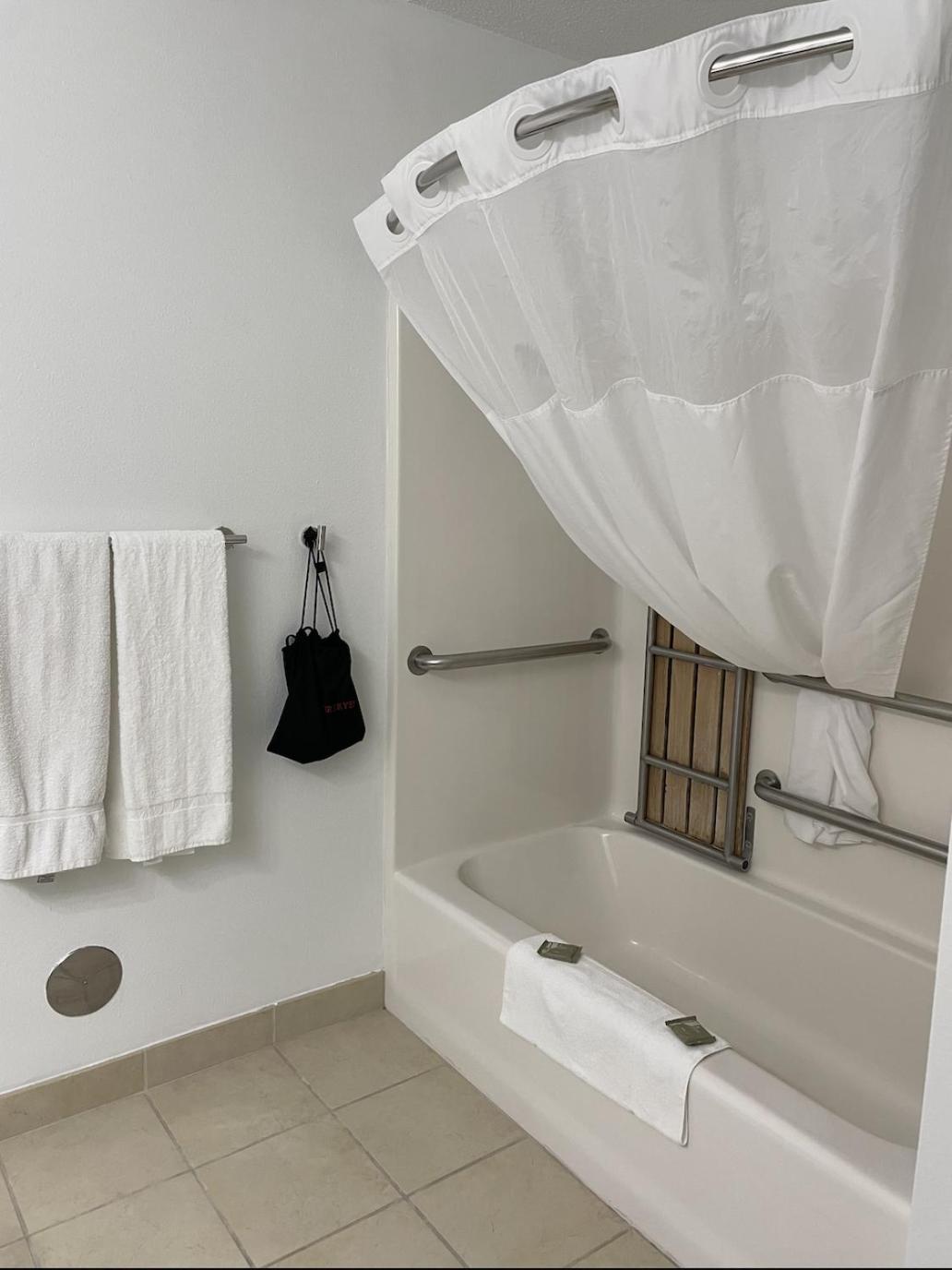 פורט דודג' Harmony Inn & Suites מראה חיצוני תמונה